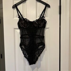 L’agent Agent Provacateur black lace body suit size 34c